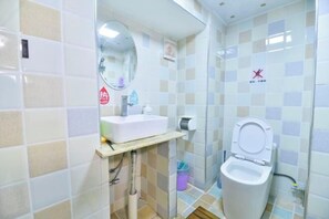 Shower, free toiletries - I am waiting for you in Guilin Youth Hostel (Liangjiang Sihu East-West Alley) (Guilin)