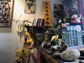 Reception - I am waiting for you in Guilin Youth Hostel (Liangjiang Sihu East-West Alley) (Guilin)