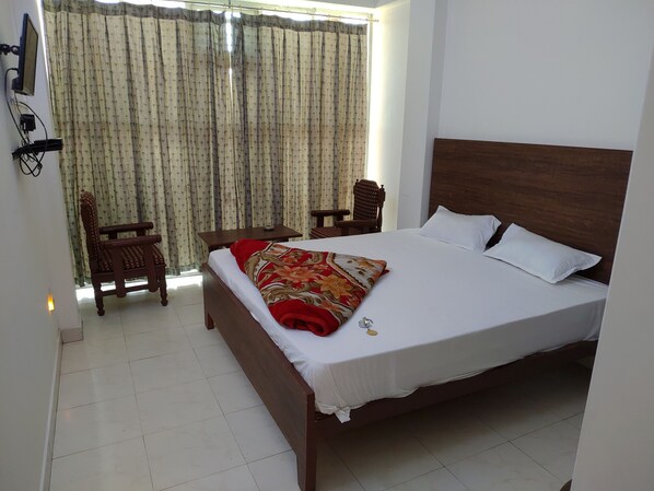 Deluxe Double Room, 1 King Bed, Smoking