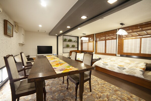 Deluxe Room for 6 People - Yayoi -, Non-Smoking | Living area