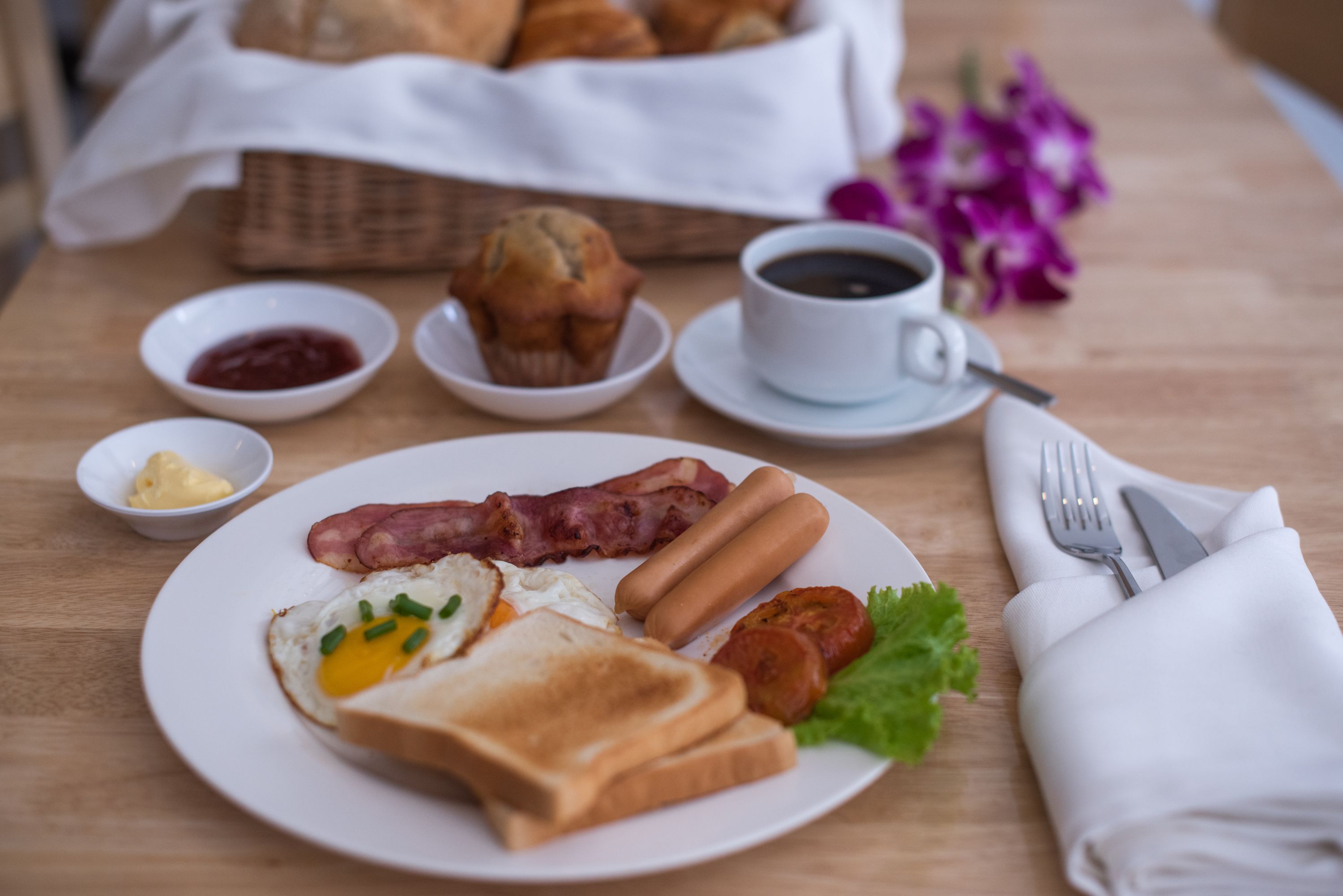 free daily english breakfast