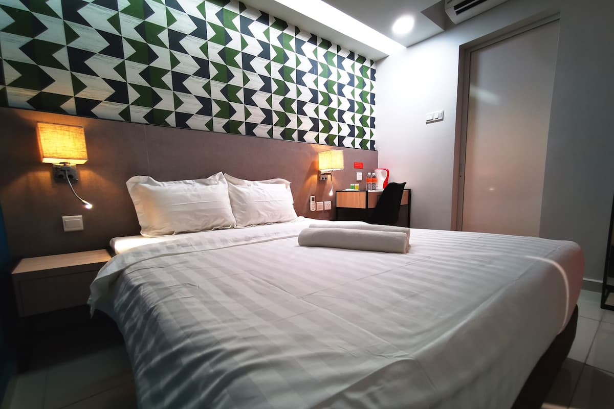 Superior Room | Desk, soundproofing, iron/ironing board, free WiFi