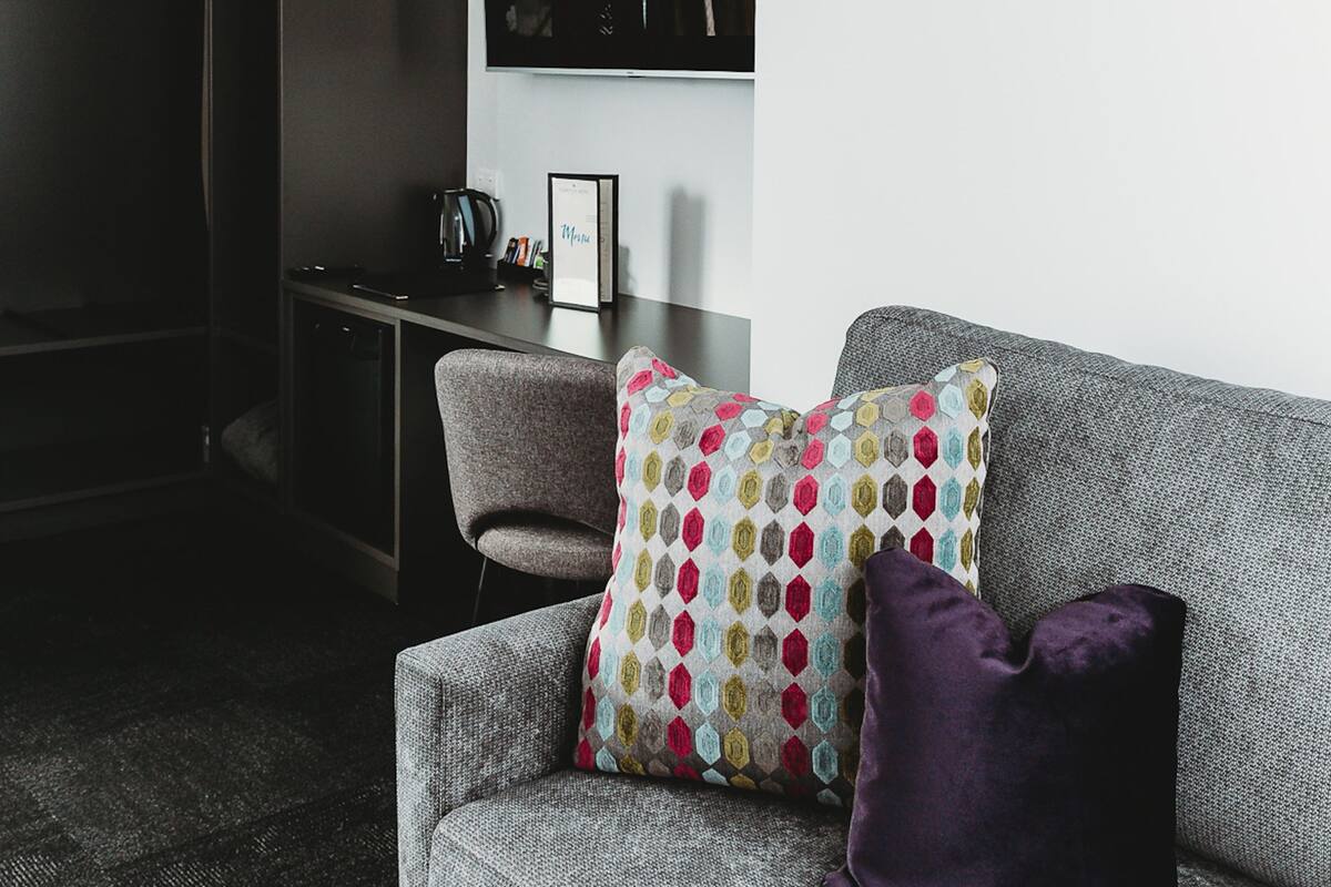 junior suite, ensuite bathroom | 1 bedroom, desk, laptop workspace, soundproofing