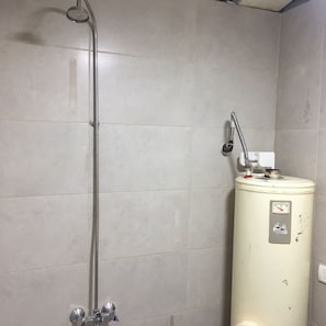 Shower, free toiletries, soap, shampoo - Karim's Sahel (Marj)