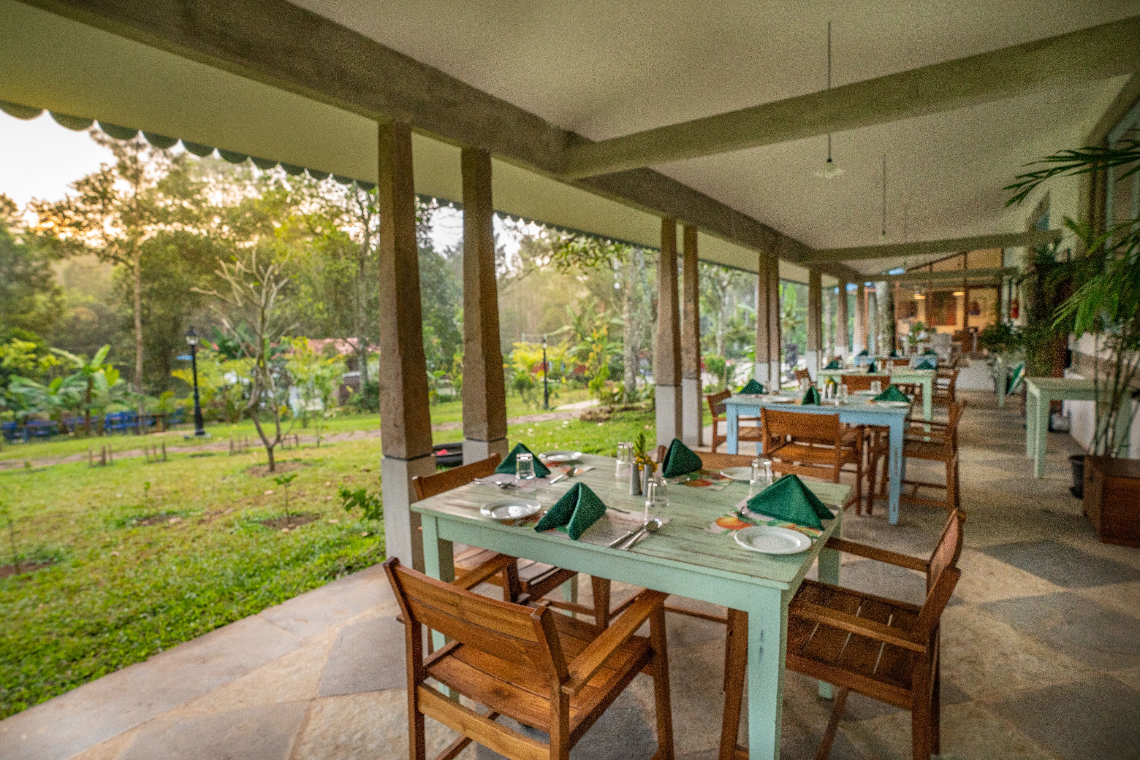 Aperto a colazione, pranzo e cena, cucina indiana 