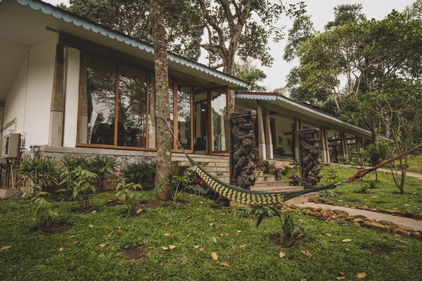 Perincian bahagian luar