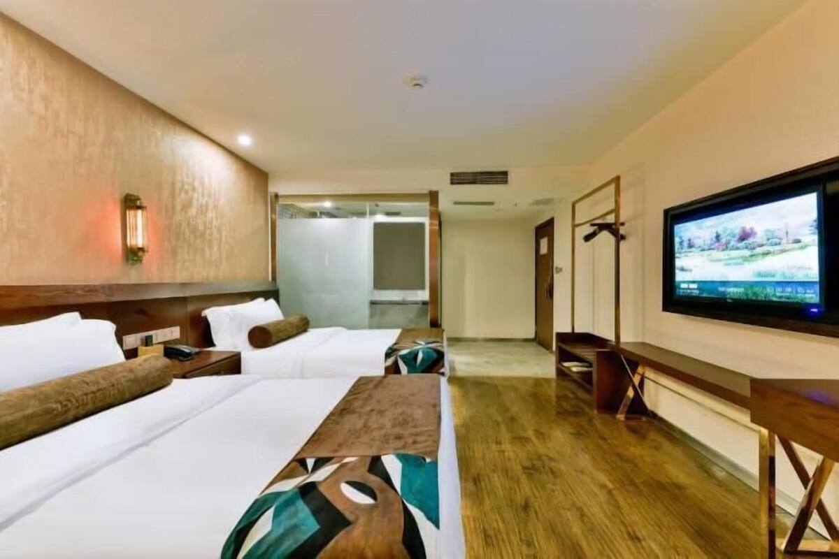 Comfort Twin Room | Desk, blackout drapes, free WiFi