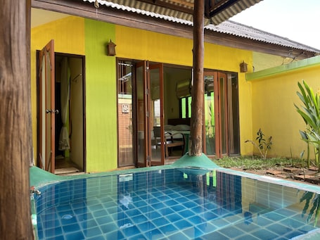 Standard Room | Blackout drapes, free WiFi, bed sheets