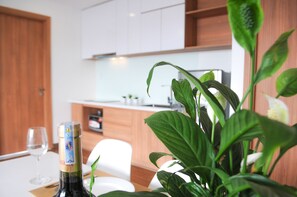 Family dining - Saigon Garden Hill Apartment & Resort (Ho Chi Minh City)