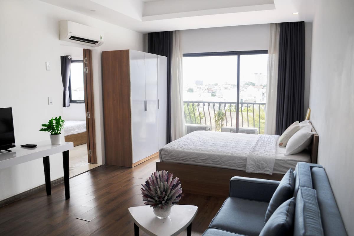 Family Apartment, 2 Bedrooms | 2 bedrooms, in-room safe, individually furnished, desk