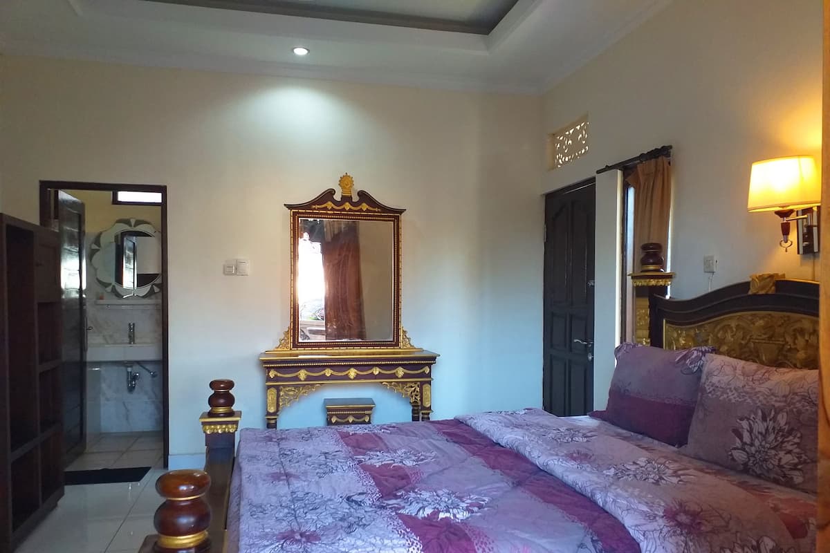 Superior Room | Individually furnished, desk, soundproofing, rollaway beds