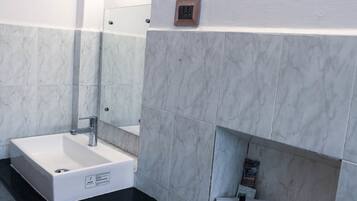 Shower, free toiletries, towels