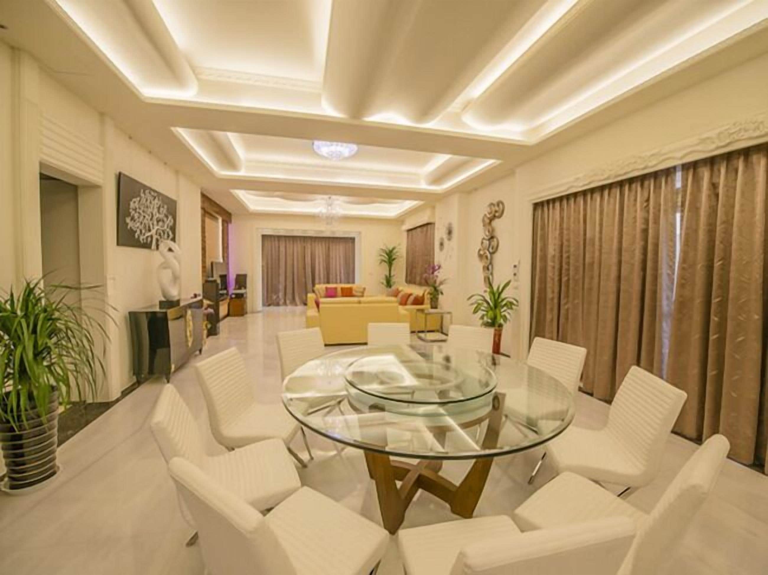 1 bedroom, desk, blackout curtains, free WiFi