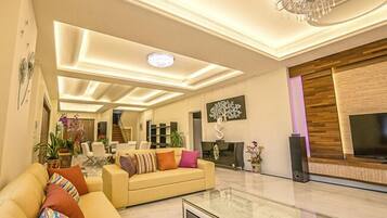 House (President Courtyard) | 1 bedroom, desk, blackout drapes, free WiFi