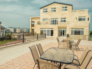 Huis (President Courtyard) | Terras