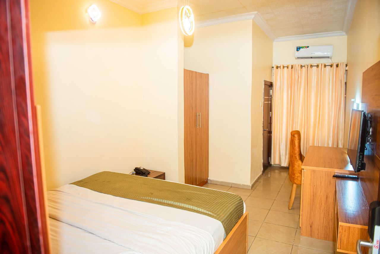 ห้องสแตนดาร์ด | ตู้นิรภัยในห้องพัก, โต๊ะทำงาน, พื้นที่ทำงานแบบใช้แล็ปท็ อป, Wi-Fi ฟรี