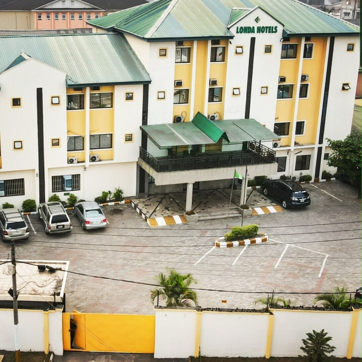 Fachada de la propiedad