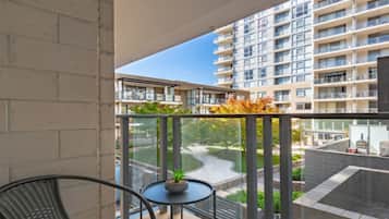 Apartment, 1 Bedroom, Pool Access, City View | Balcony view