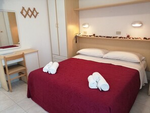 Safe på rommet, wi-fi (inkludert) og sengetøy