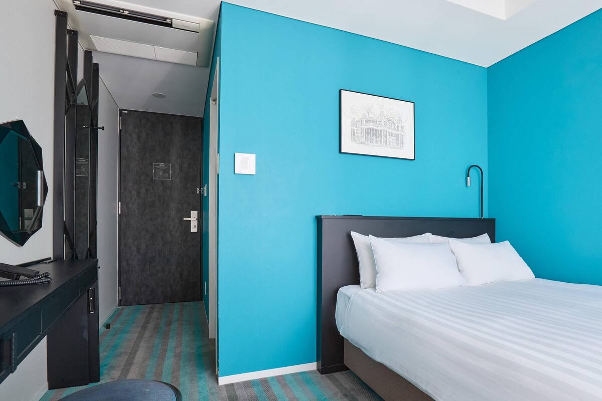 Habitación superior, 1 cama doble, no fumadores | Caja fuerte, escritorio, cortinas opacas y wifi gratis