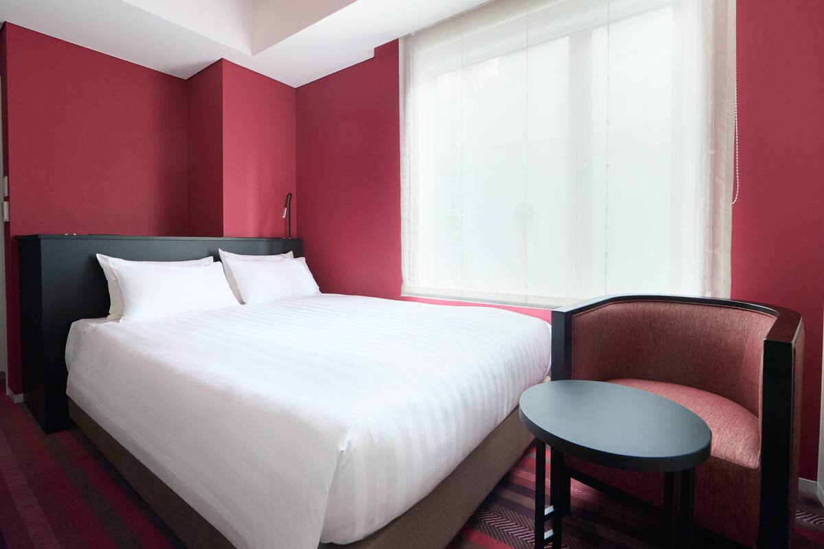 Habitación Deluxe, 1 cama doble, no fumadores | Caja fuerte, escritorio, cortinas opacas y wifi gratis