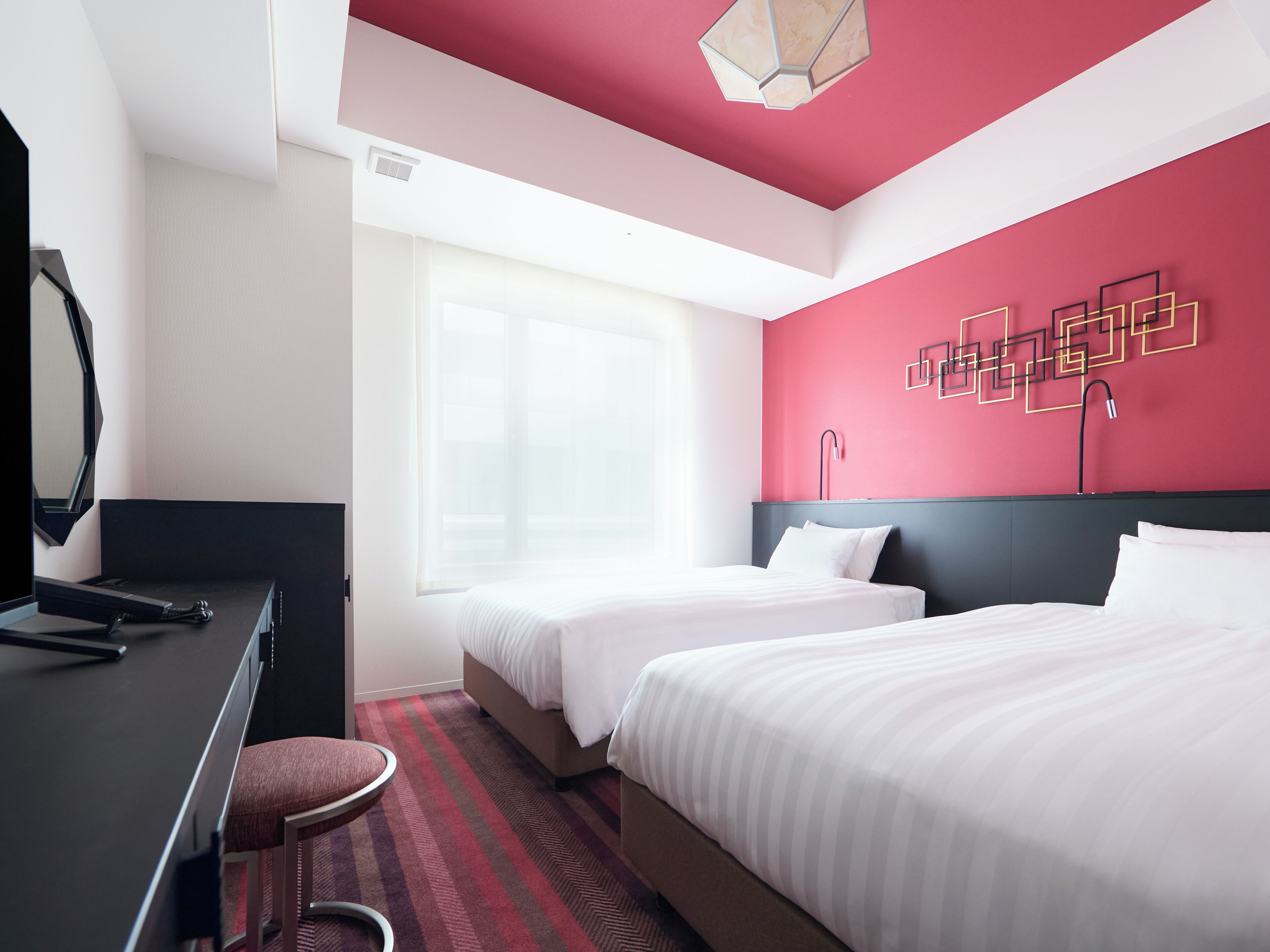Deluxe Room, 2 Single Beds, Non Smoking | In-room safe, desk, blackout curtains, free WiFi