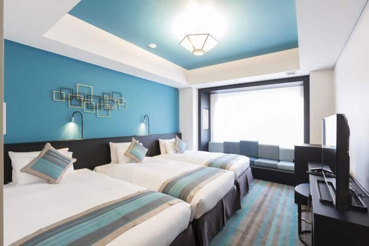 Down comforters, in-room safe, desk, free WiFi