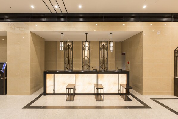 Reception - HOTEL GEOMETIQ Osaka Umeda, an Ascend Collection Hotel (Osaka)