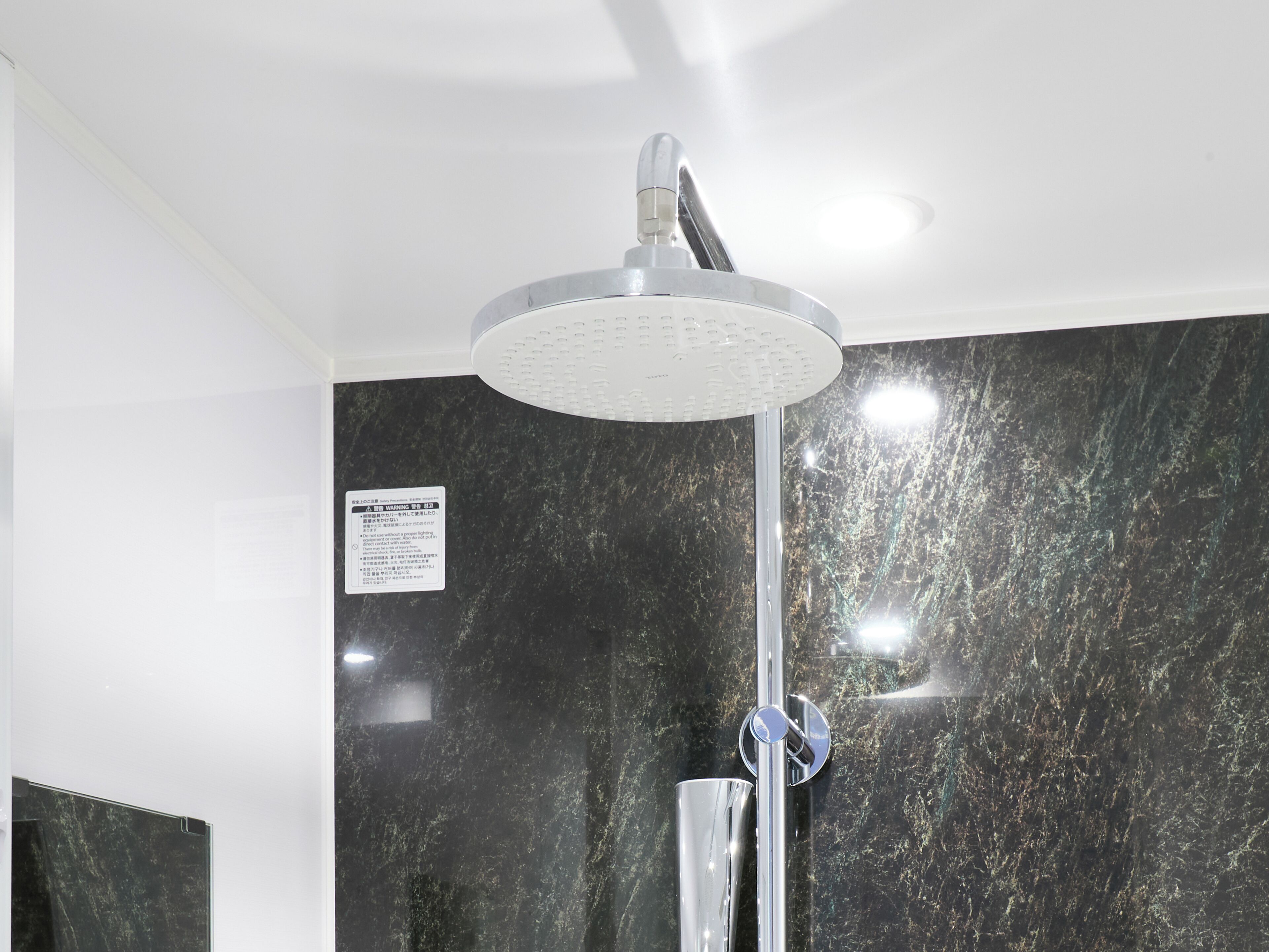Executive Room, 2 Single Beds, Non Smoking | Bathroom shower
