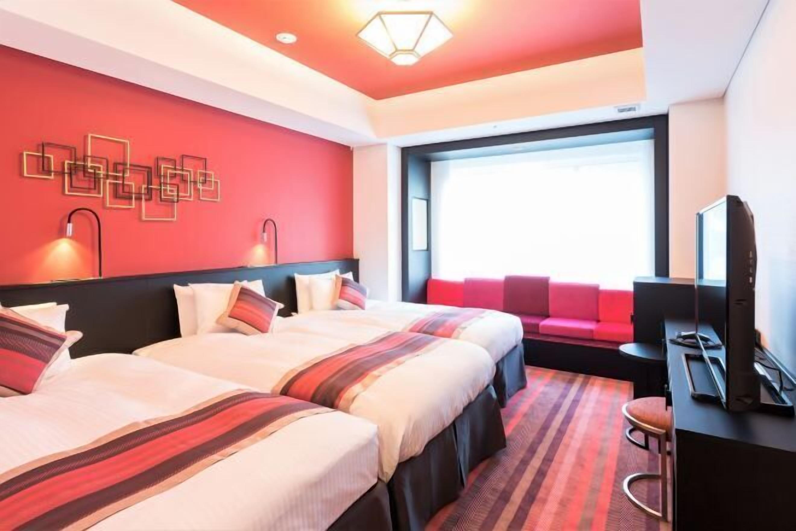 Down comforters, in-room safe, desk, free WiFi