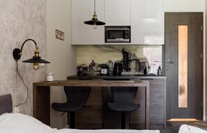 Apartment (with balcony - 3B) | Private kitchen | Fridge, microwave, oven, stovetop