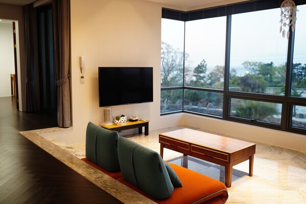 Flat-screen TV - Blanc de Aewol (Jeju City)