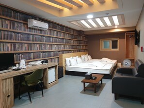 Quarto duplo premium | Escrivaninha, espaço de trabalho para notebook, Wi-Fi de cortesia