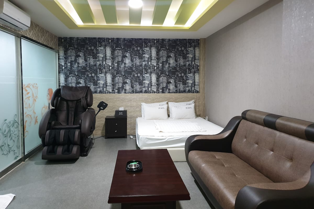Massage Chair Room | Desk, laptop workspace, free WiFi