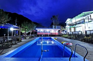 Seasonal outdoor pool