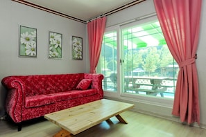 Studio (SHANA) | Individually decorated, individually furnished, free WiFi