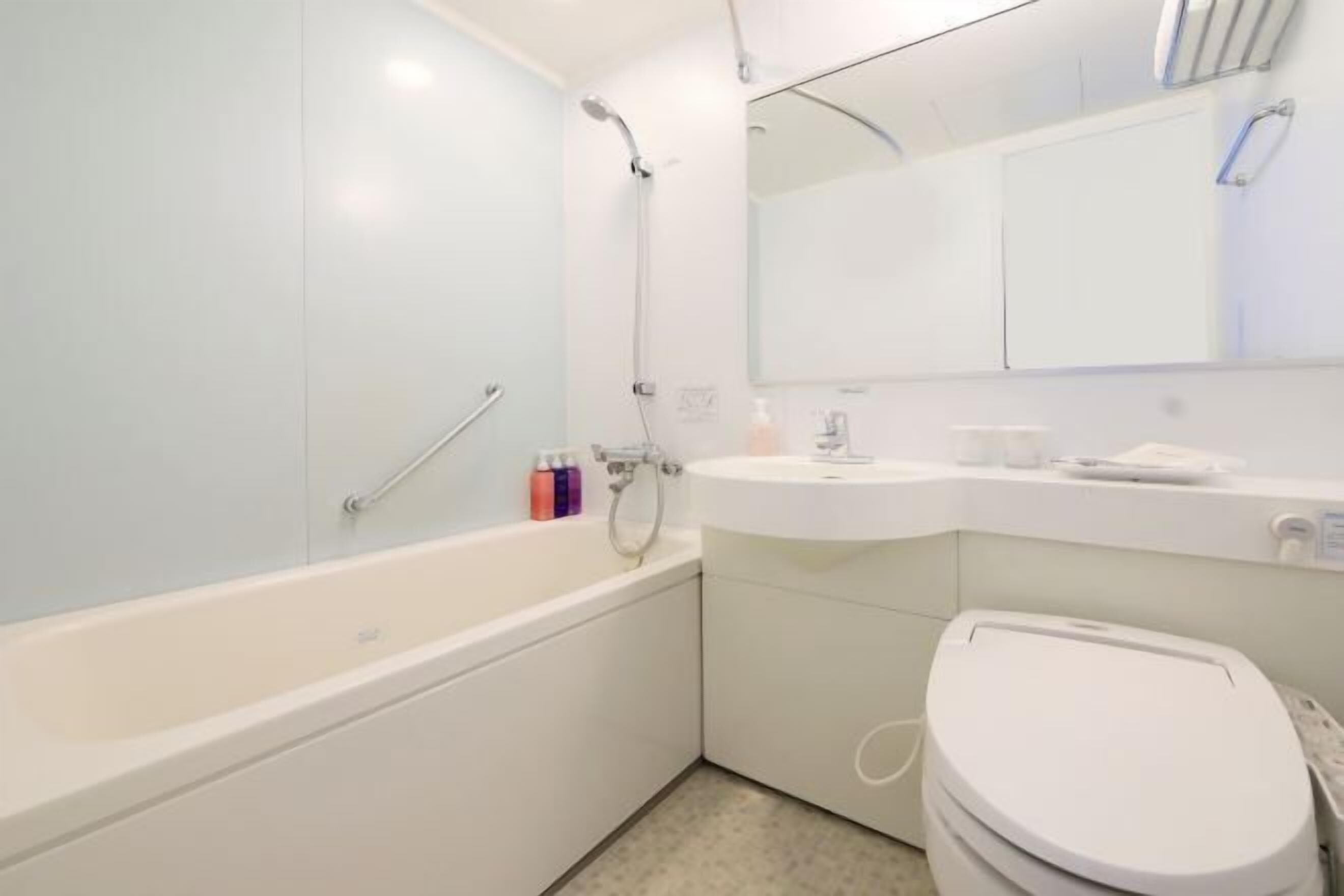 وحدات دش مع أحواض استحمام، حوض استحمام عميق