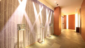 Pintu masuk properti