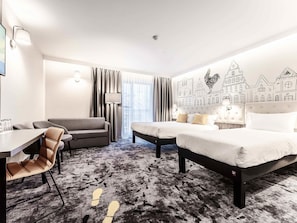 家庭房, 多张床 | 办公桌、隔音、熨斗/熨板、免费 WiFi