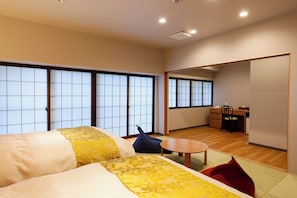 Down comforters, in-room safe, desk, free WiFi