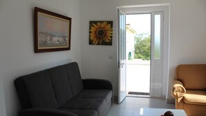 Apartment, 2 Bedrooms, River View (I) | Living room - Quiet Villa near River and Nature by Rental4all (Lisbon)