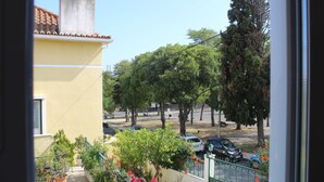 View from property - Quiet Villa near River and Nature by Rental4all (Lisbon)