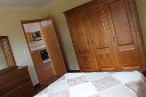 Appartement, 1 chambre, vue sur le fleuve (II) | Lit de bébé (gratuit), accès au Wi-Fi (inclus), literie fournie