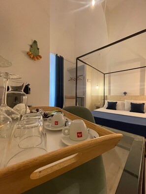 Desk, soundproofing, free WiFi, bed sheets - Casa D'Angiò (Manfredonia)