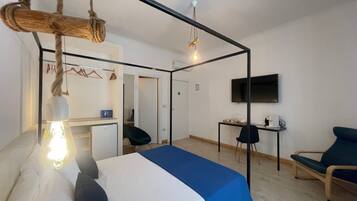 Phòng Deluxe, ban công | Bàn, phòng cách âm, truy cập Internet không dây miễn phí