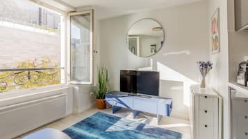 One-bedroom apartment - upper floor (no elevator) | Lounge