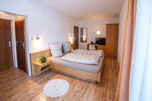 Double Room, Southern Side