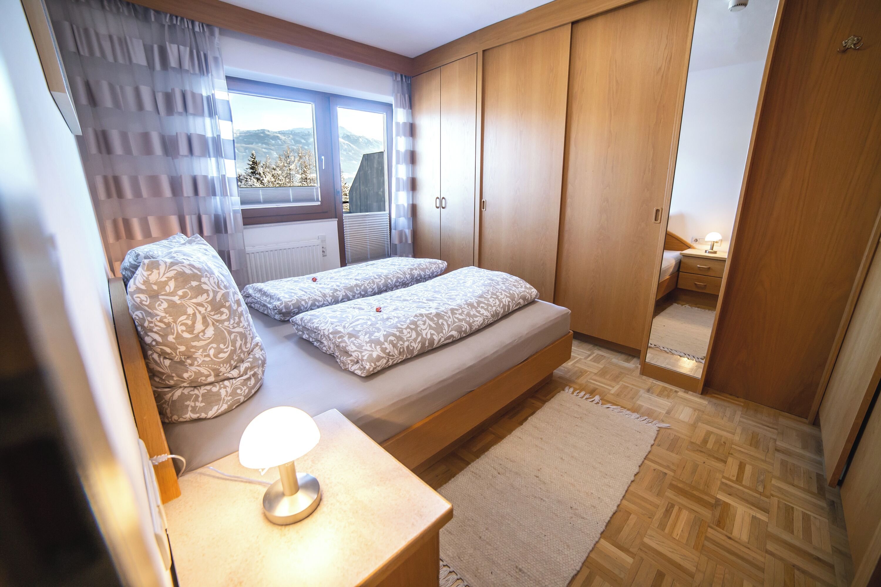 Apartment (Südseite) | 1 Schlafzimmer, hochwertige Bettwaren, Schreibtisch