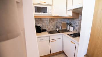 Apartment, Southern Side | Private kitchen