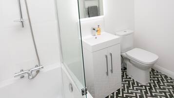 Exclusive Apartment, Private Bathroom, Sea View | Bathroom